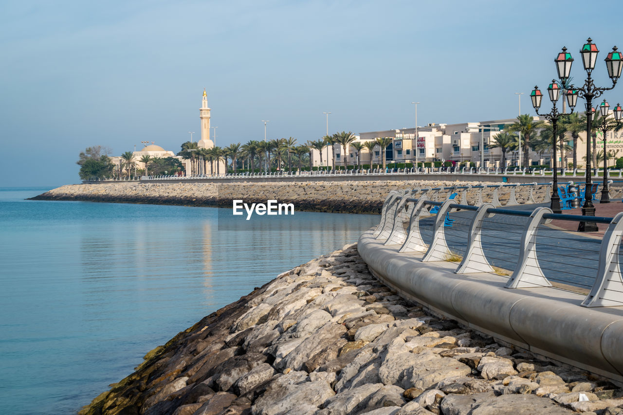 VIEW OF BUILDINGS AT WATERFRONT