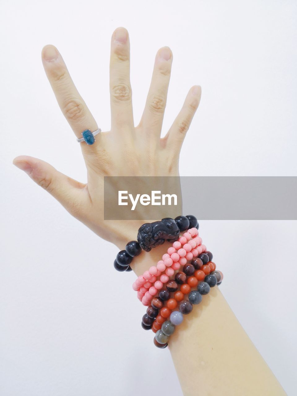 CLOSE-UP OF HUMAN HAND