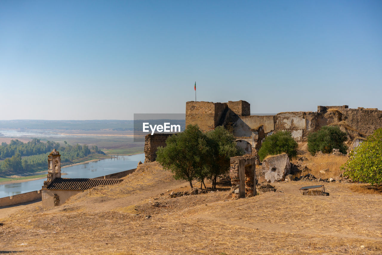 PANORAMIC VIEW OF FORT AGAINST SKY