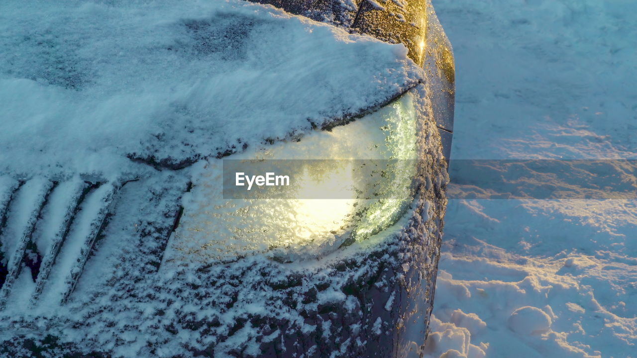 CLOSE-UP OF ICE ON SEA