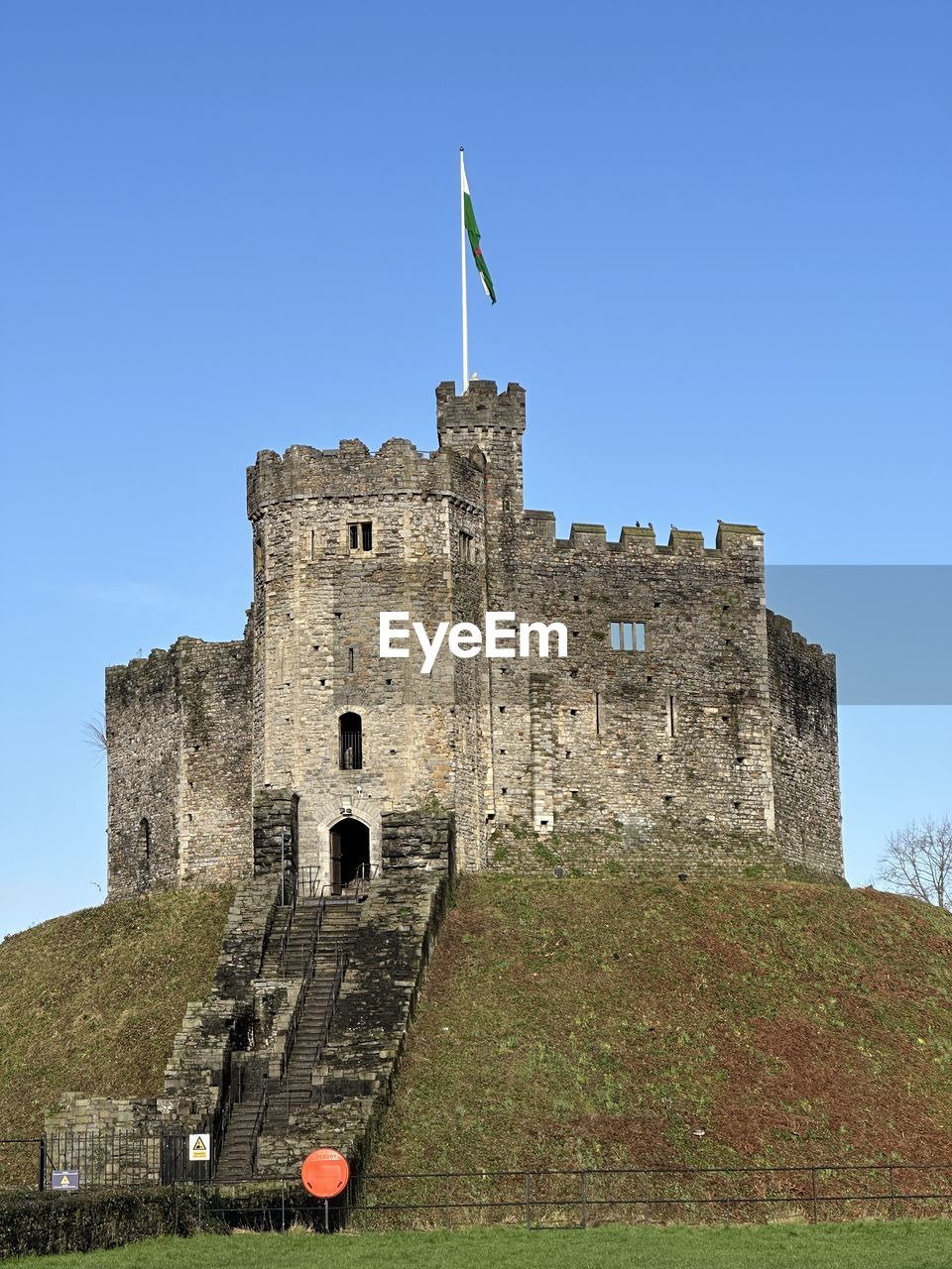 architecture, sky, clear sky, built structure, history, the past, nature, castle, blue, building exterior, travel destinations, day, low angle view, no people, travel, tower, sunny, landmark, building, outdoors, ancient, old, fortification, tourism, fort