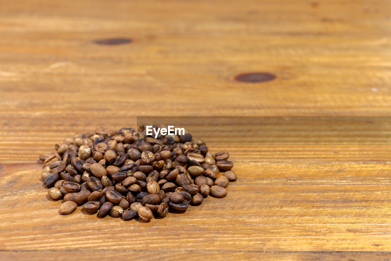 HIGH ANGLE VIEW OF COFFEE BEANS