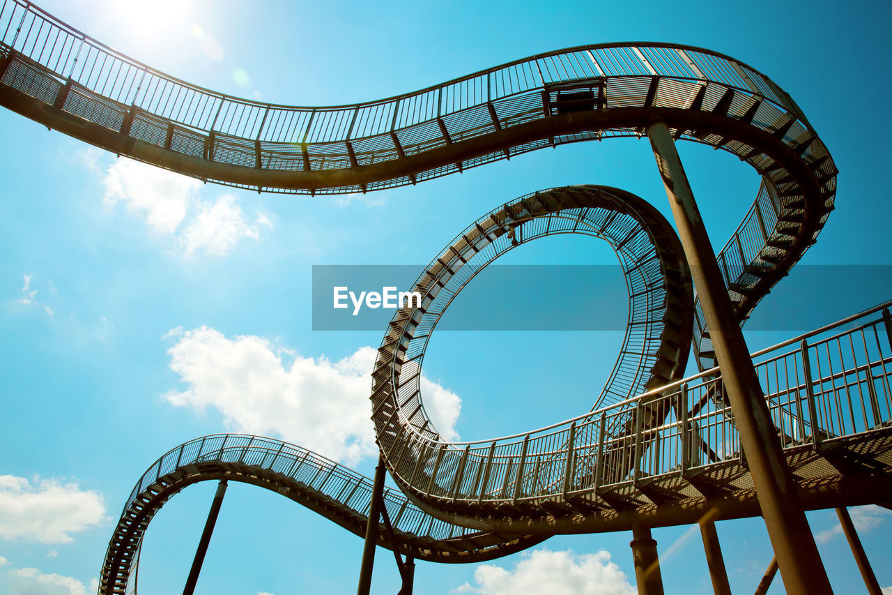 LOW ANGLE VIEW OF FERRIS WHEEL AGAINST SKY