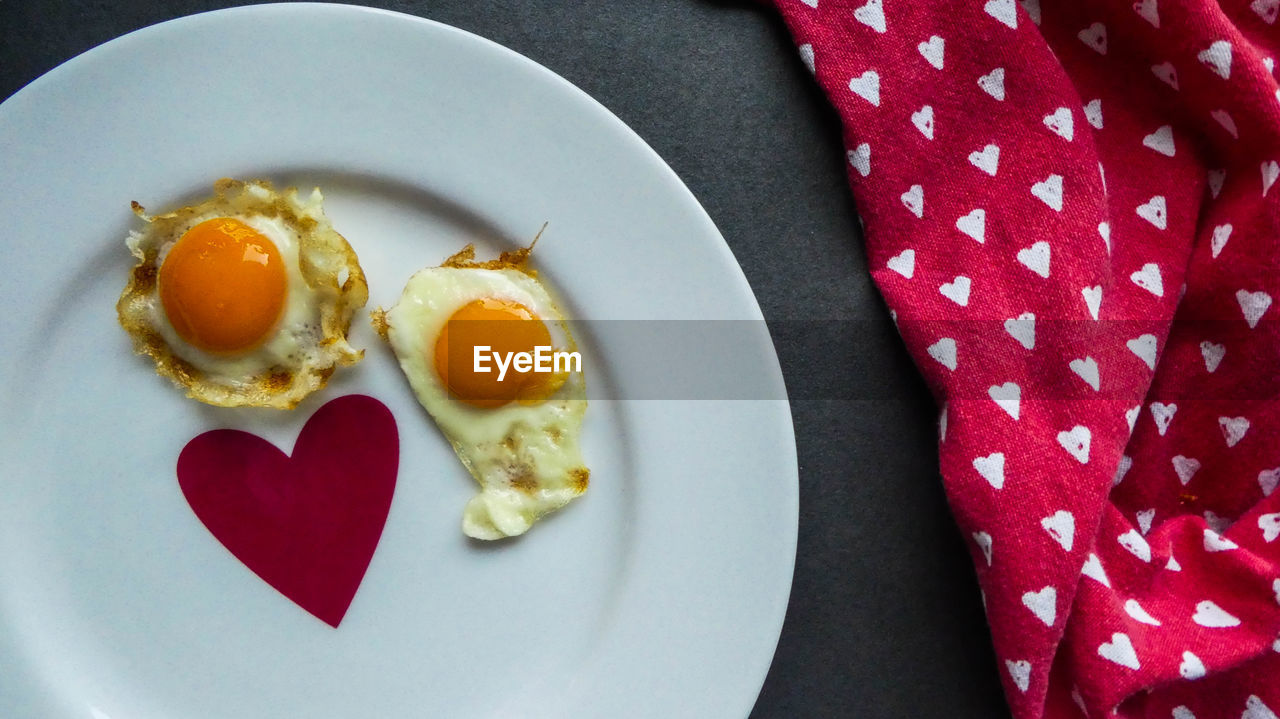 Egg Fried Egg Spiegelei Heart Tableware Towel Kitchen Utensil Valentine Valentine's Day  Togetherness Pairs Pair From Above  Ready-to-eat Served Serving Size Dish Love Food Foodlover Eyeem Food  Food Porn Food Photography Love Backgrounds Background Full Frame Red Red Color English Breakfast Egg White Fried Treats At Home