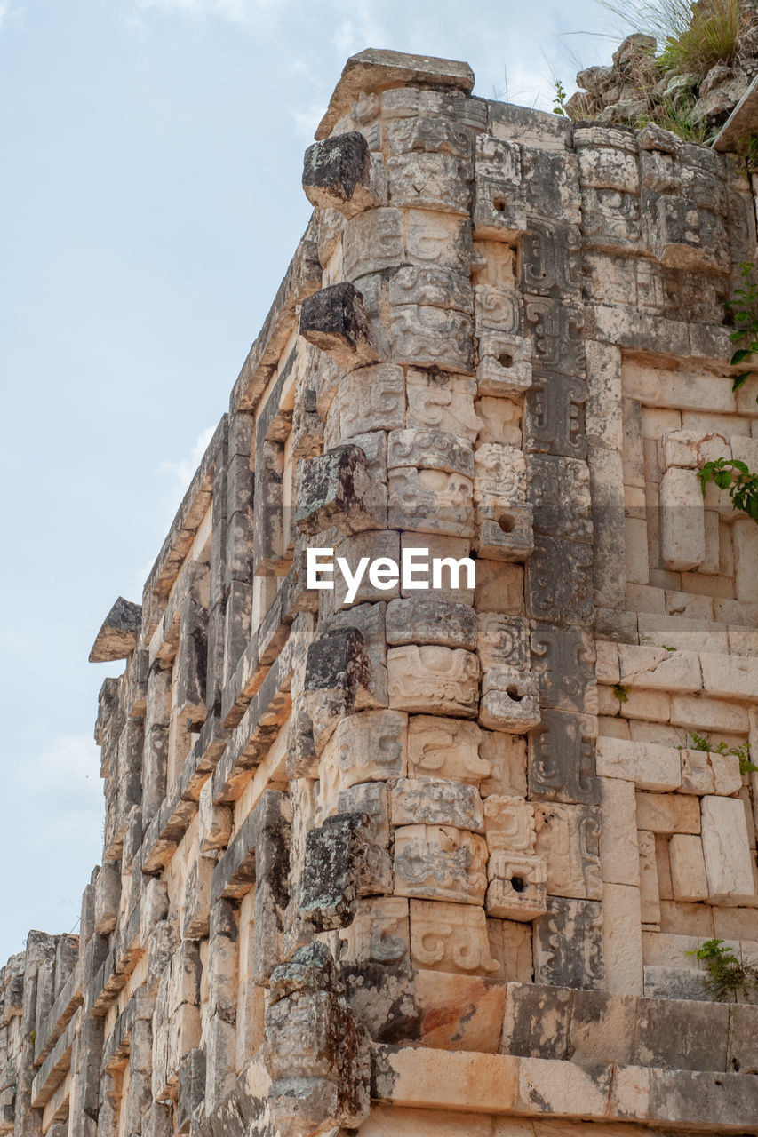 LOW ANGLE VIEW OF OLD RUINS OF BUILDING