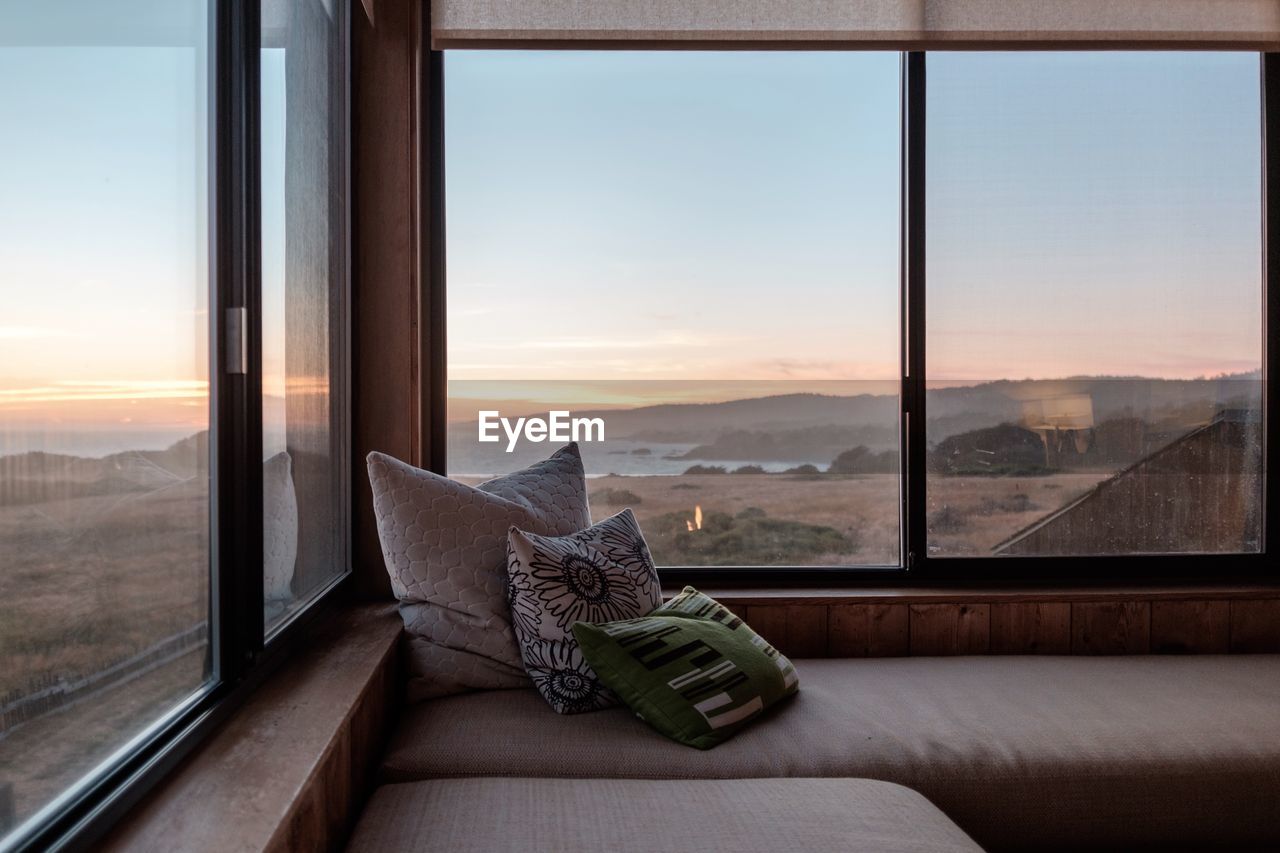 LOUNGE CHAIRS ON WINDOW AT HOME