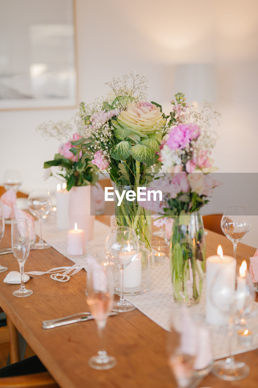 Wedding table floral design pastel