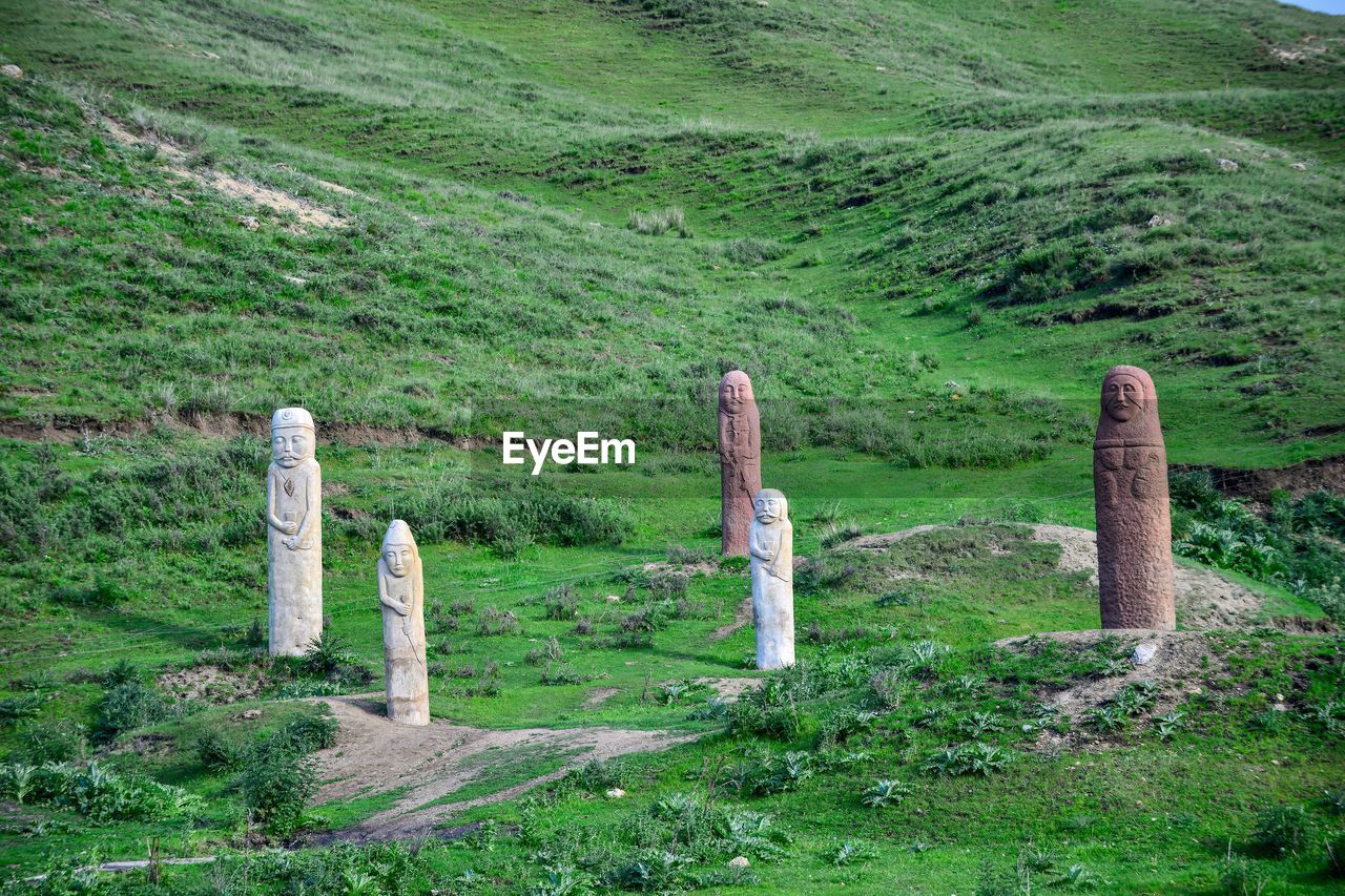 The mysterious prehistoric grassland stone statues in xinjiang 