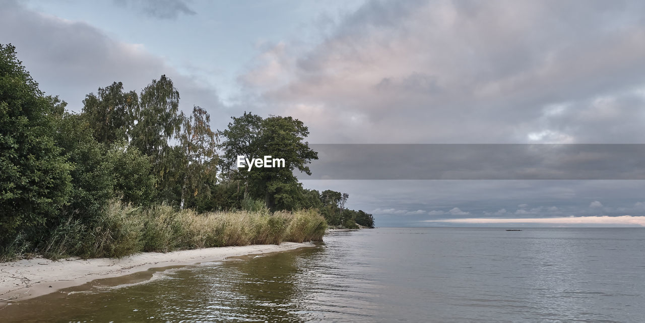 IDYLLIC VIEW OF SEA AGAINST SKY