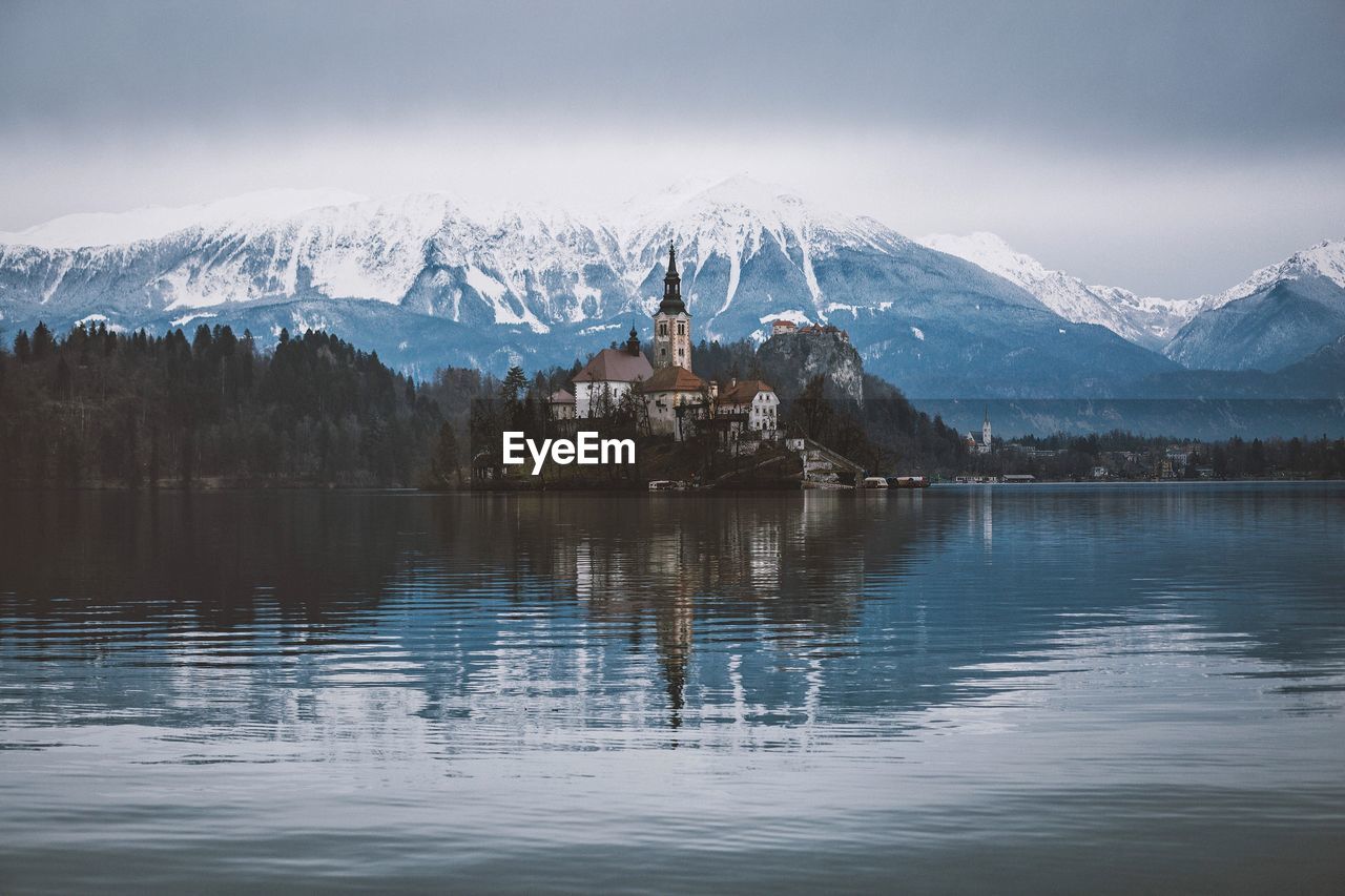 SCENIC VIEW OF SNOWCAPPED MOUNTAIN