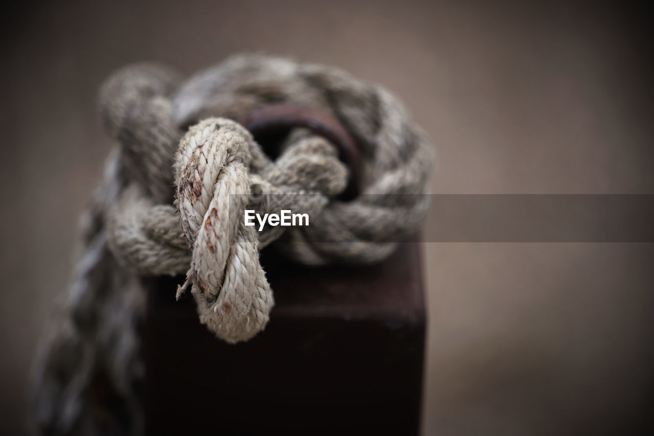 Node Center Post Rope Beauty In Ordinary Things Braid Braided Brown Node Outdoors Selective Focus Still Life