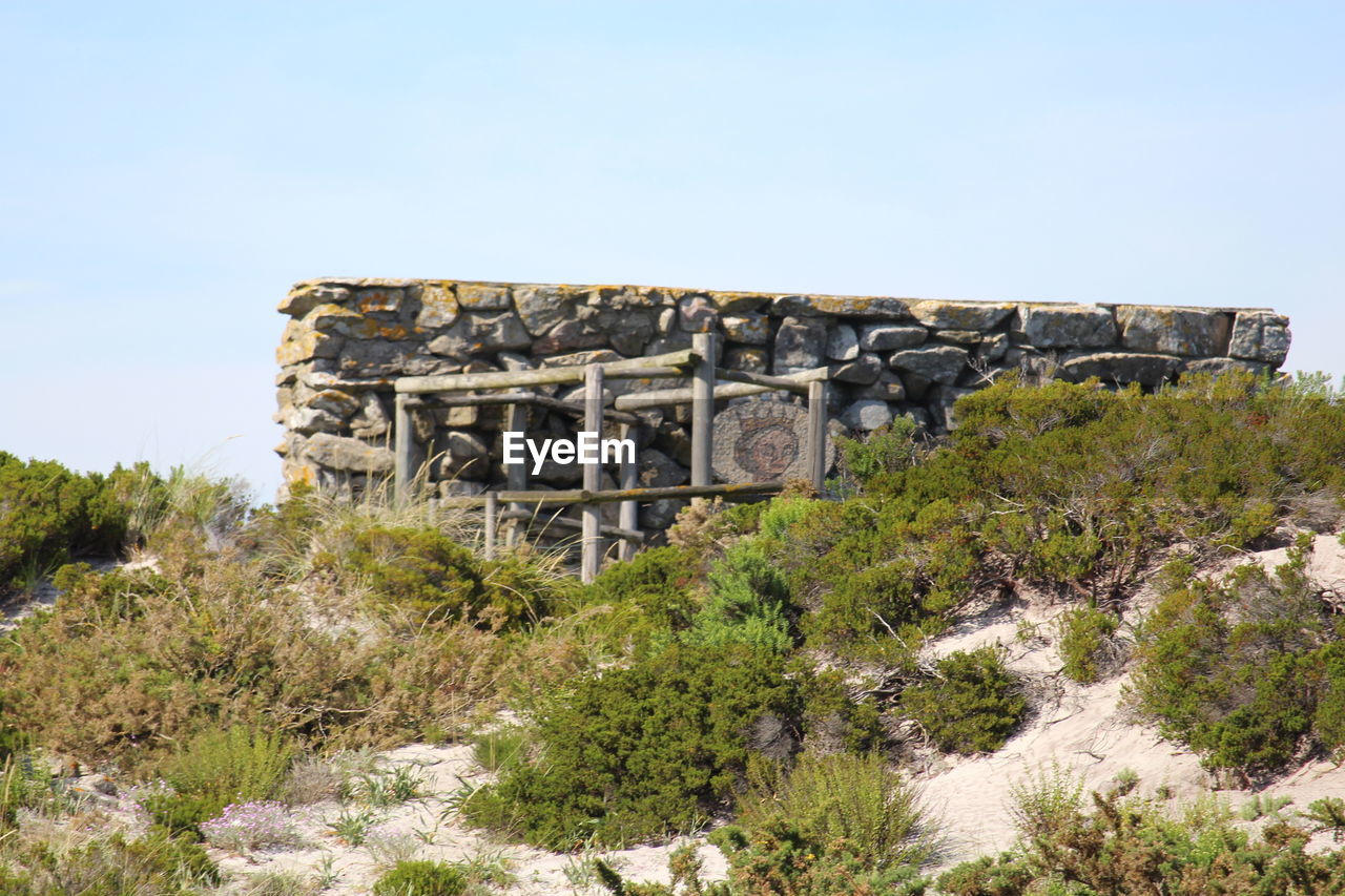 OLD RUINS OF BUILDING