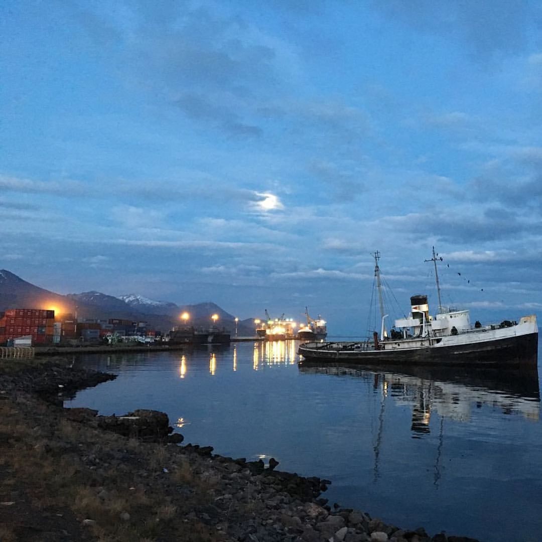 BOATS ON HARBOR