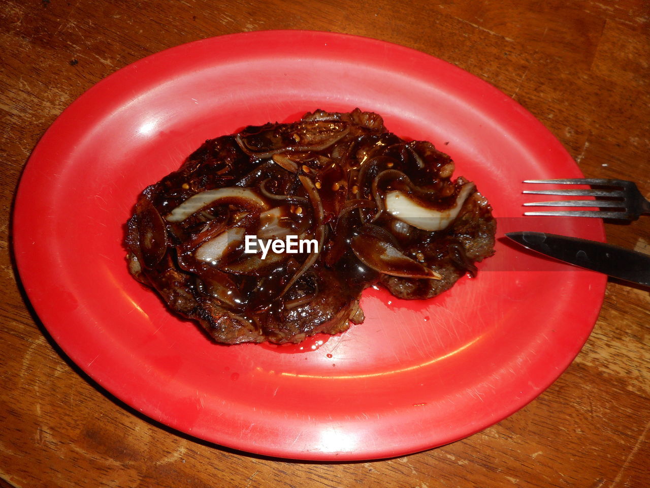 CLOSE-UP OF DESSERT SERVED IN PLATE