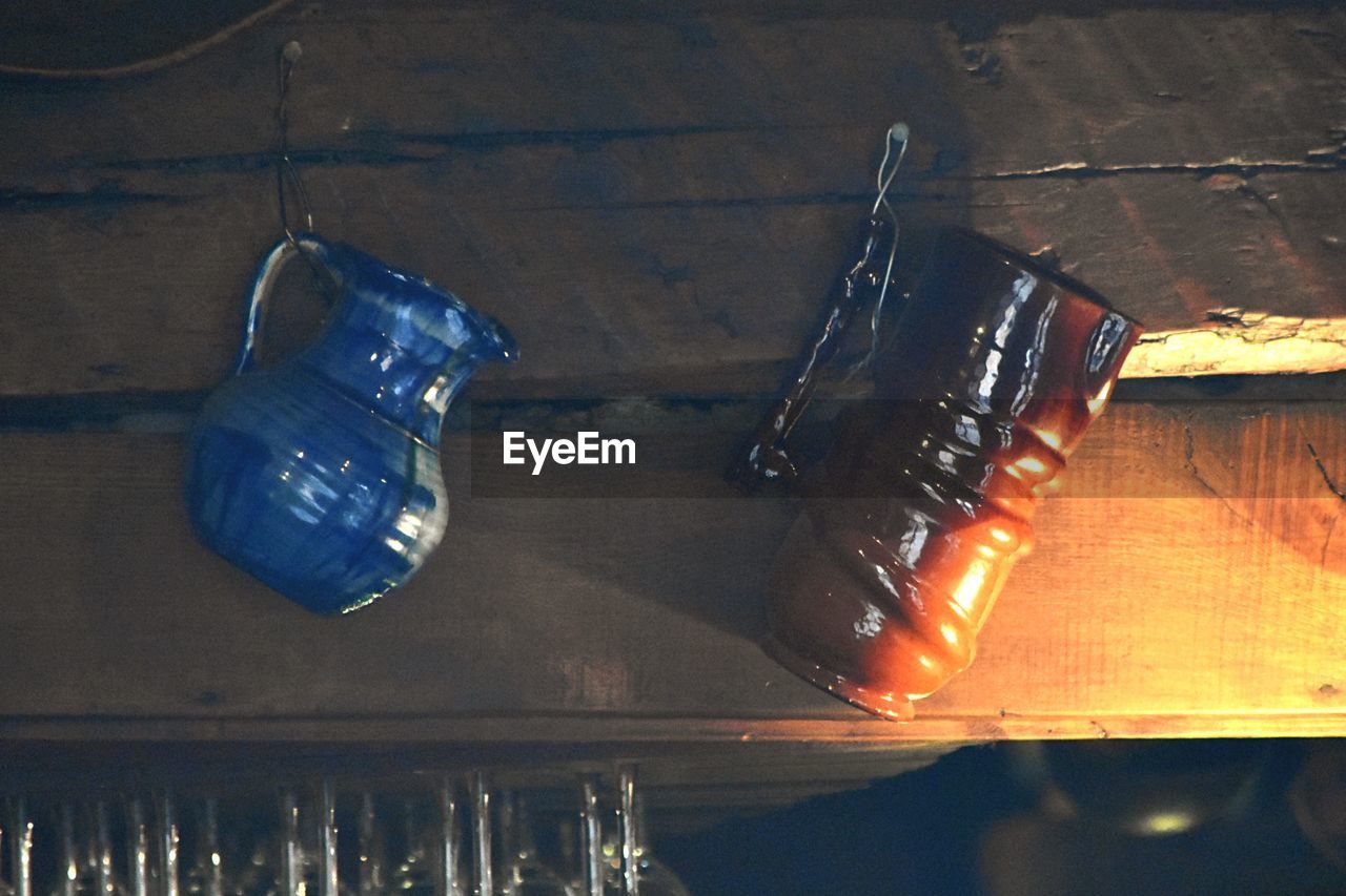 CLOSE-UP OF BEER GLASSES