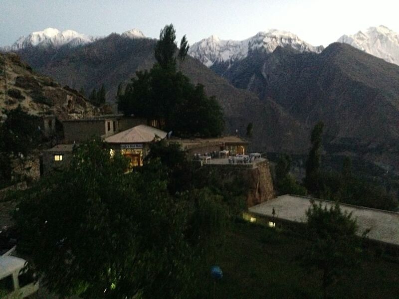 HOUSES ON MOUNTAIN RANGE