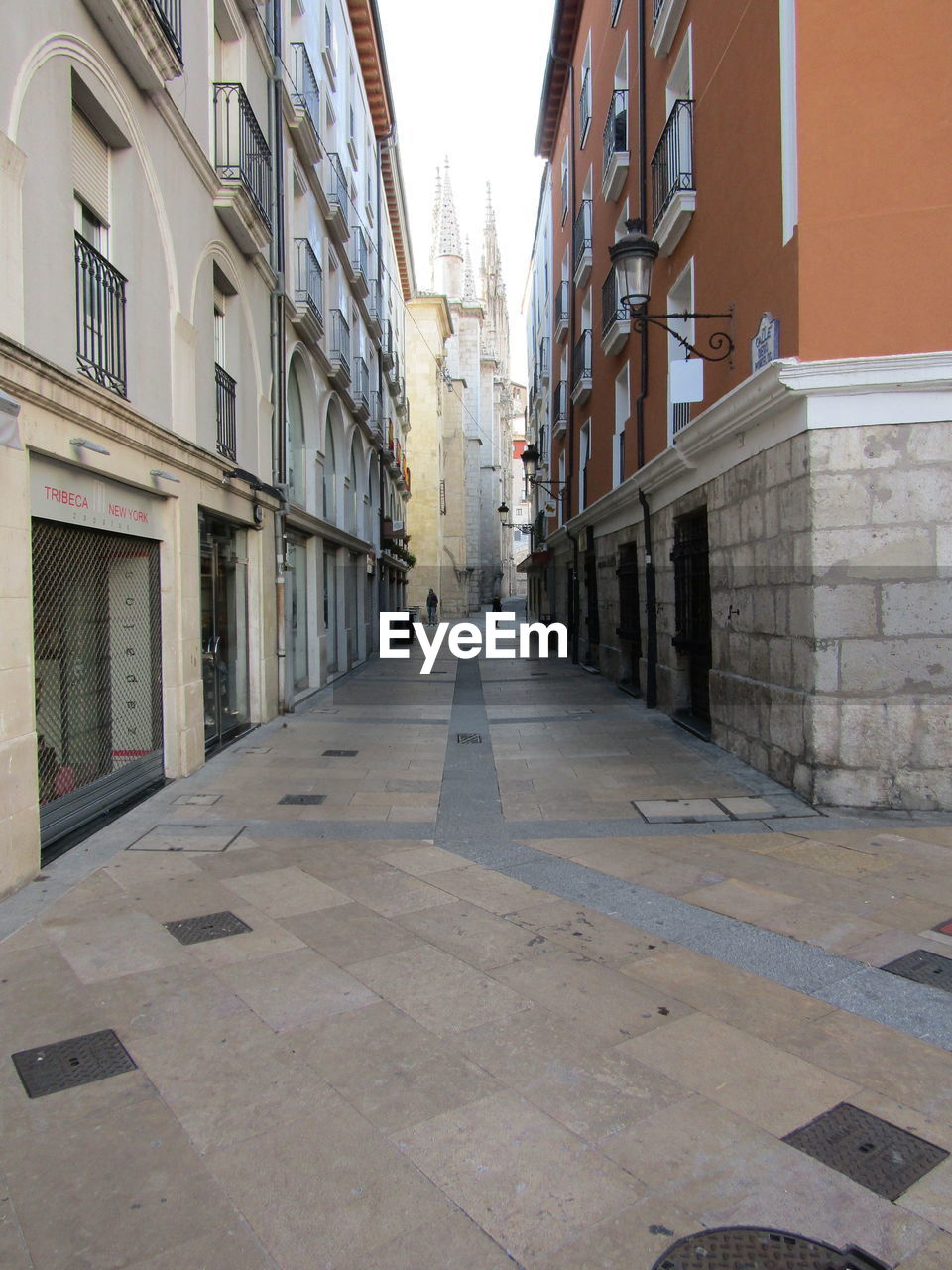 NARROW ALLEY ALONG BUILDINGS