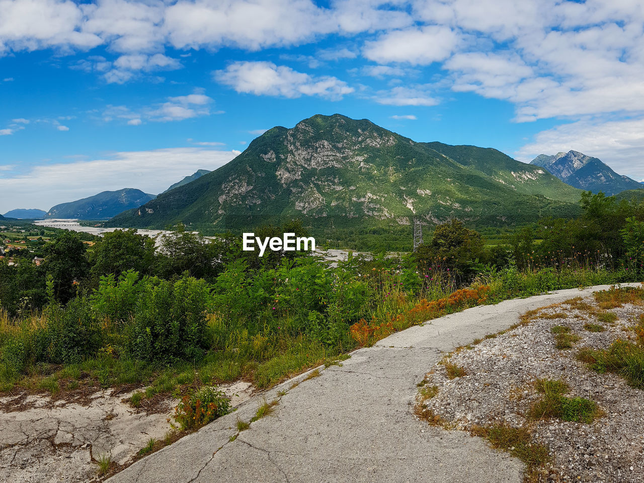 SCENIC VIEW OF MOUNTAIN AGAINST SKY