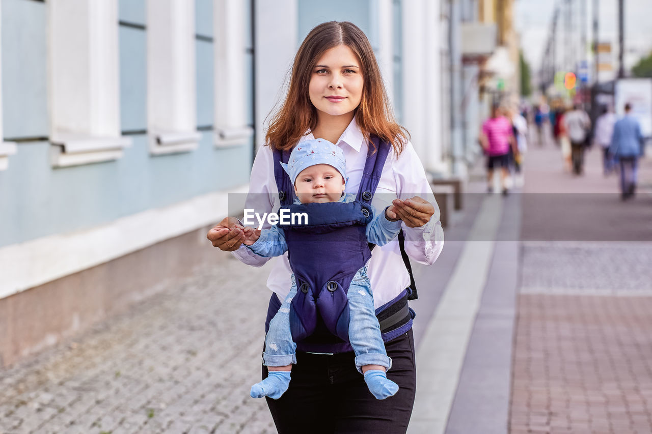 PORTRAIT OF MOTHER AND DAUGHTER