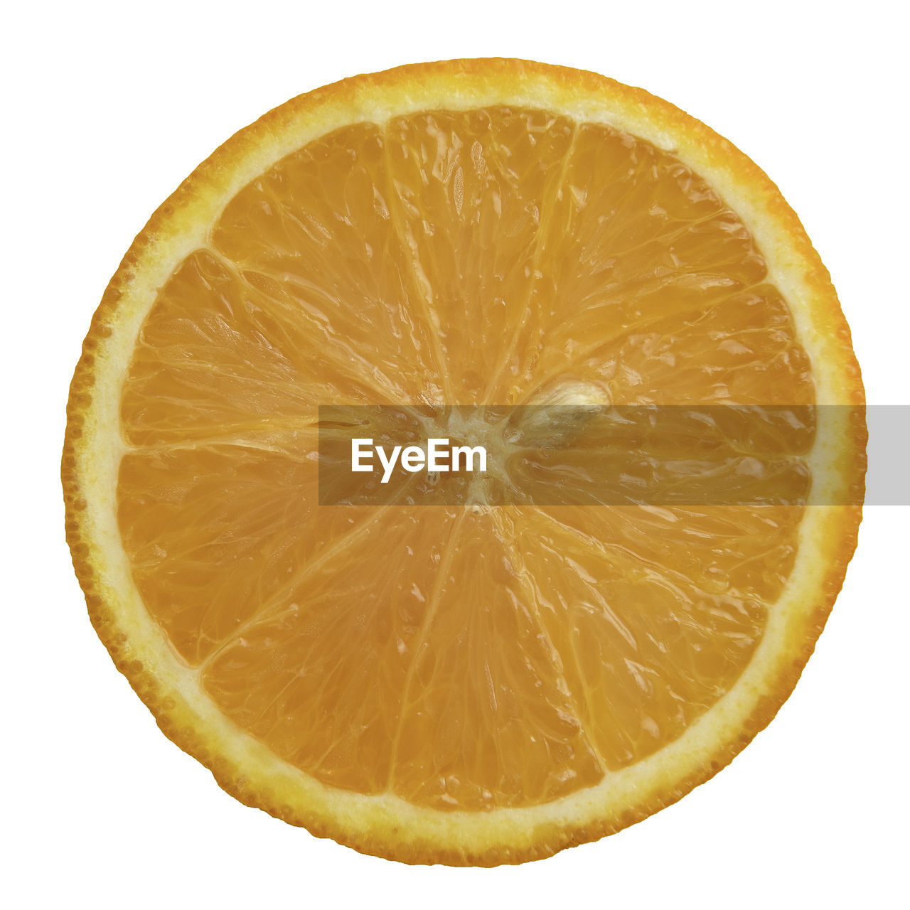 CLOSE-UP OF ORANGE FRUIT