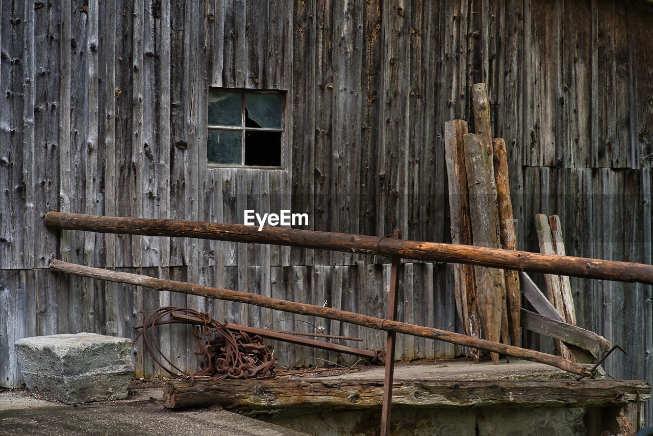 OLD WOODEN DOOR OF HOUSE