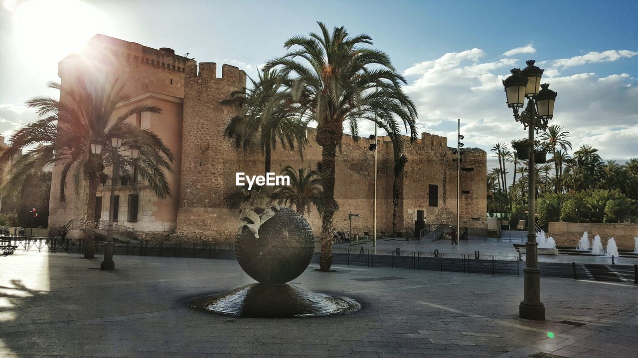 VIEW OF BUILDINGS IN CITY