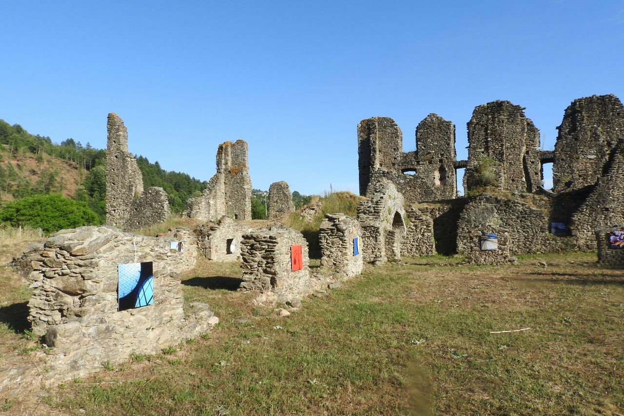 LOW ANGLE VIEW OF OLD RUINS