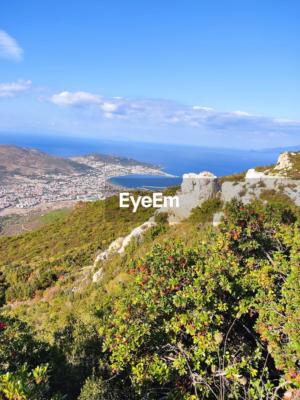 SCENIC VIEW OF SEA AND ROCKS AGAINST SKY