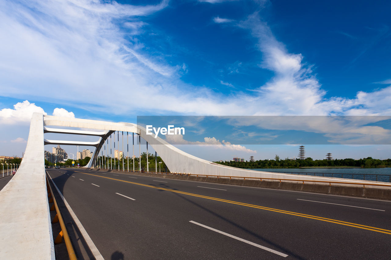 VIEW OF HIGHWAY AGAINST SKY