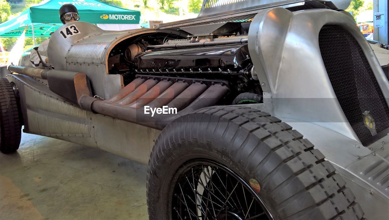 HIGH ANGLE VIEW OF TIRE CAR ON TRUCK