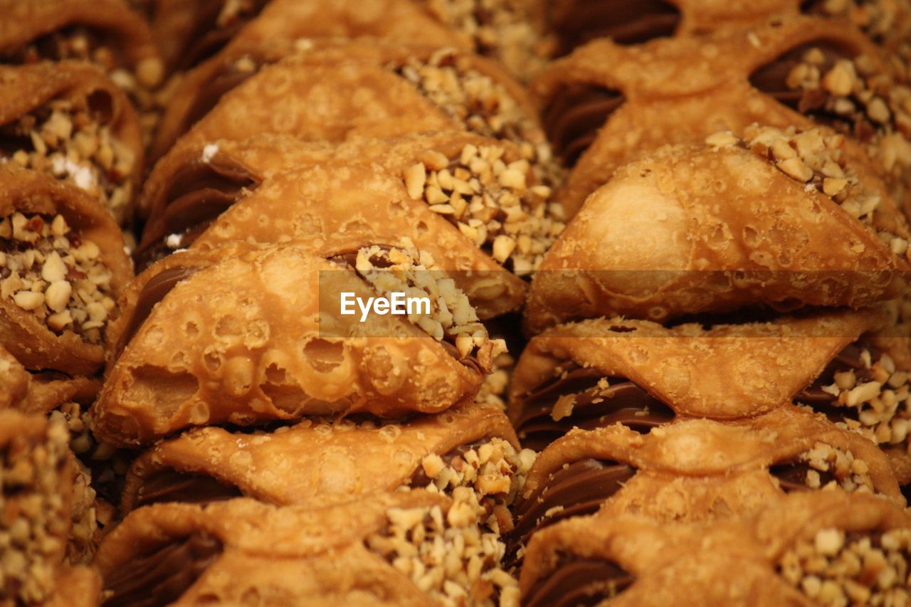 FULL FRAME SHOT OF COOKIES WITH CHOCOLATE