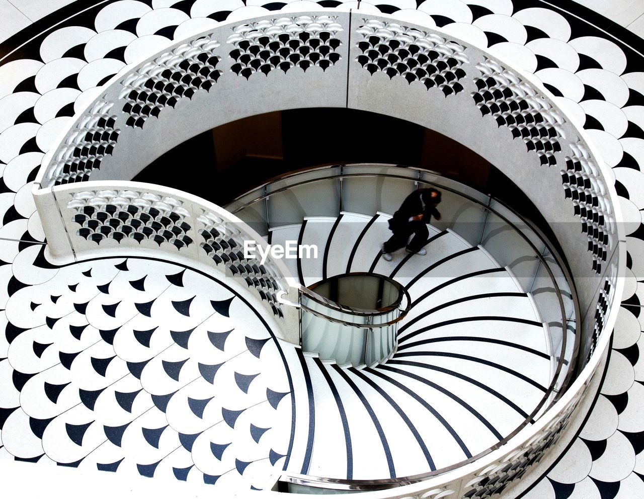 EXTERIOR OF SPIRAL STAIRCASE AT MILLENNIUM WHEEL