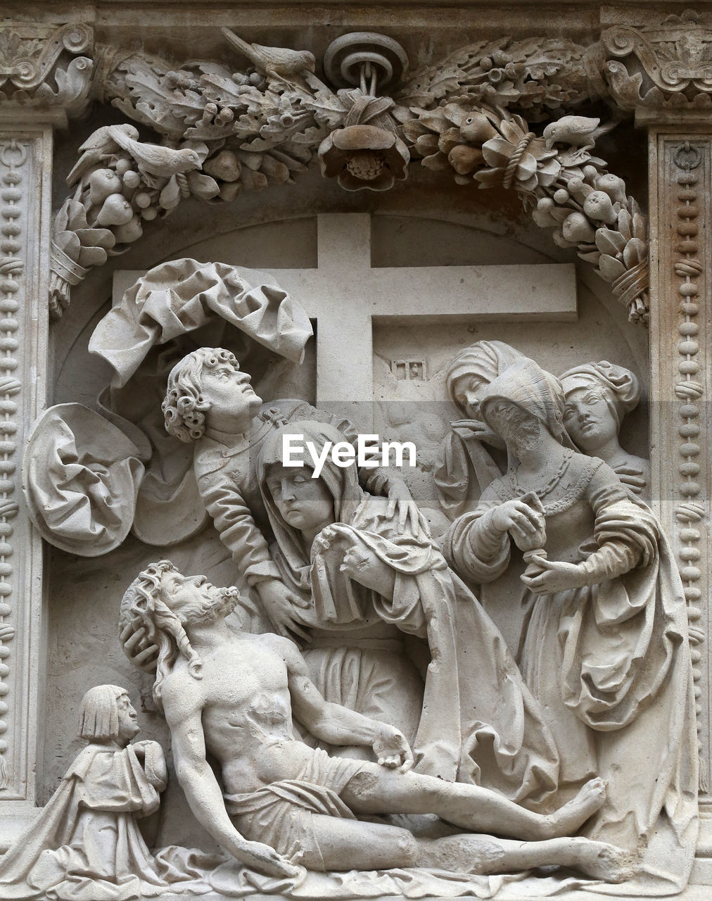 Lamentation of christ sculpture at st stephens cathedral