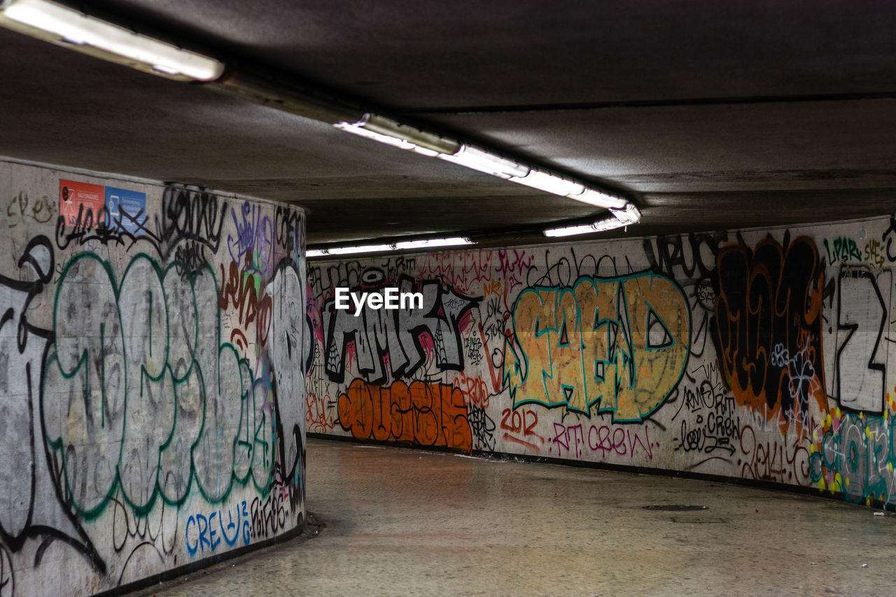 GRAFFITI WALL IN TUNNEL