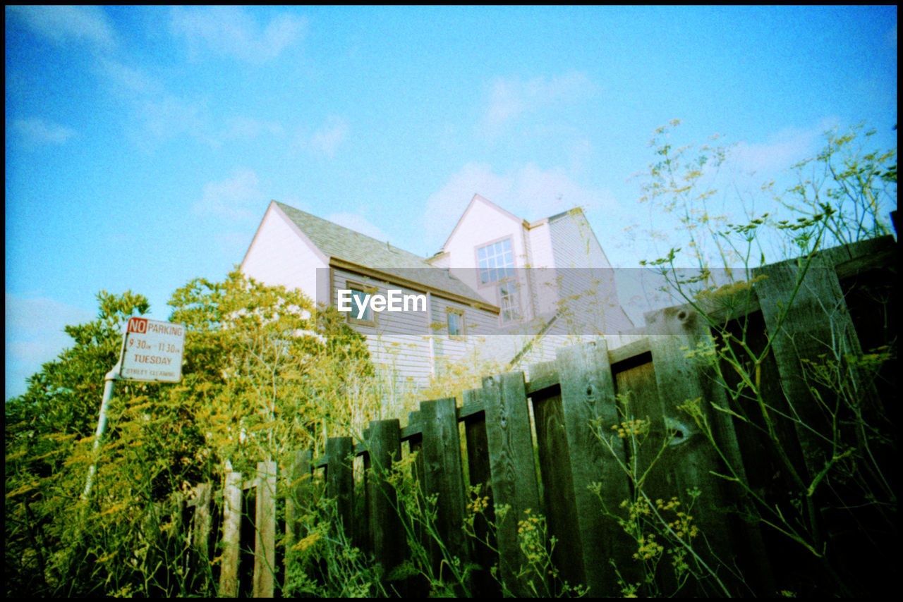 In the streets of San Francisco Analogue Photography Facades Landline Landline Phone Lomography San Francisco San Francisco Buildings San Francisco Homes San Francisco Police San Francisco Skyline San Francisco Skysraper San Francisco Streets San Francisco Tram San Francisco, California Sfpd Stop Sign Streets Summer In San Francisco United States Urban San Francisco Urban Skyline Xpro