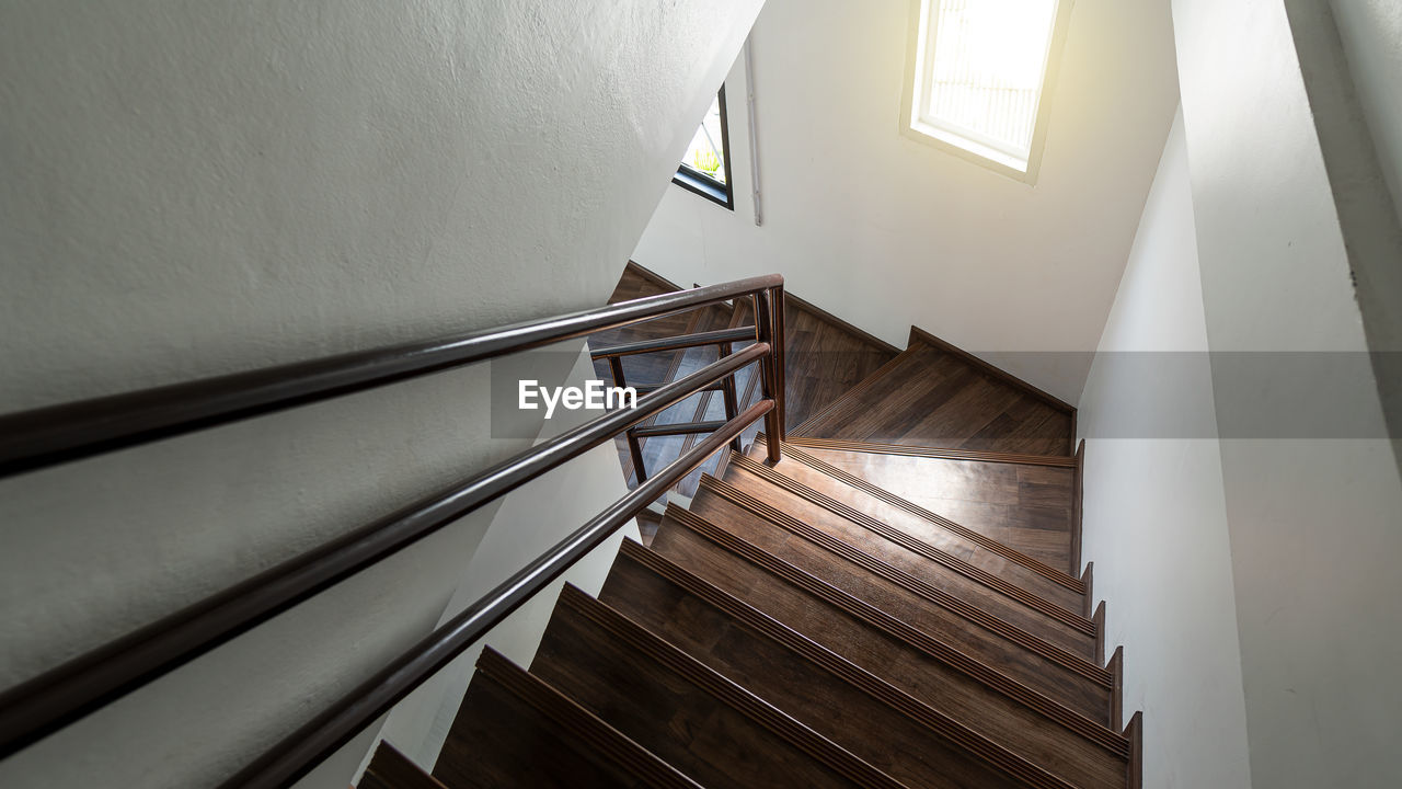 LOW ANGLE VIEW OF STAIRCASE