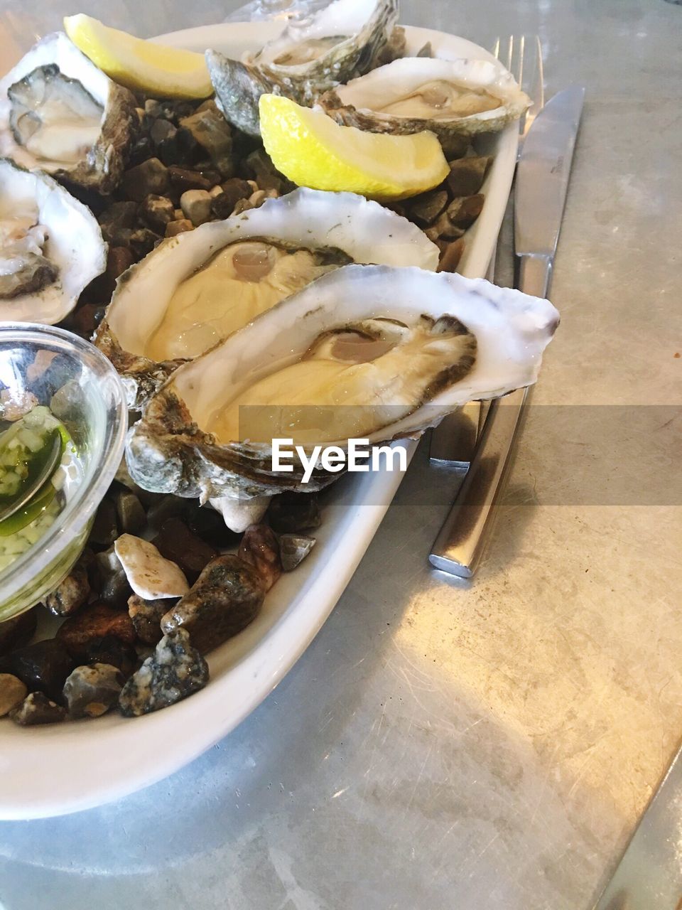 CLOSE-UP OF FOOD IN BOWL