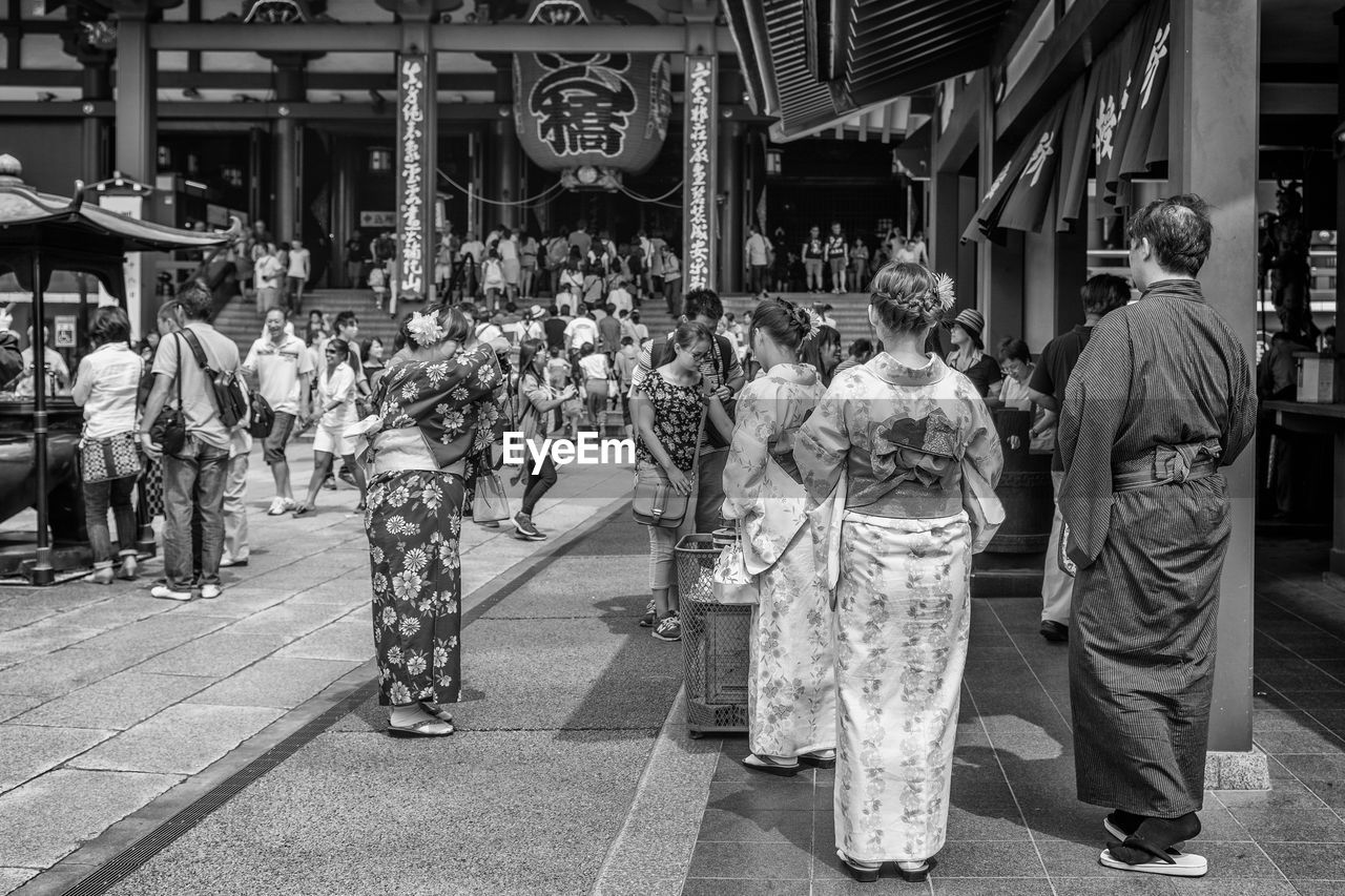 People on footpath at senso-ji