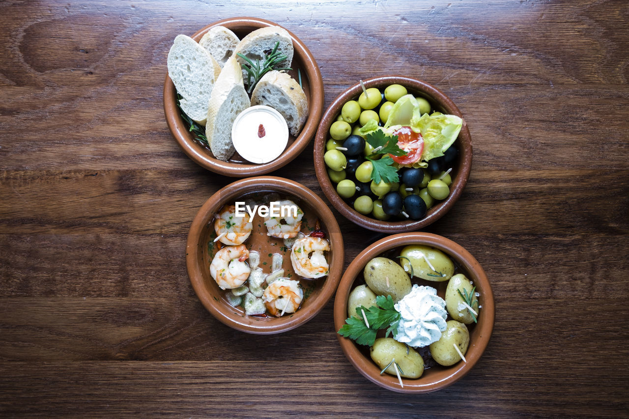 HIGH ANGLE VIEW OF FRUITS ON TABLE