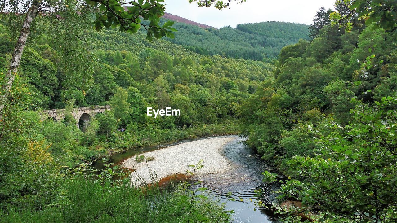 SCENIC VIEW OF RIVER AGAINST SKY