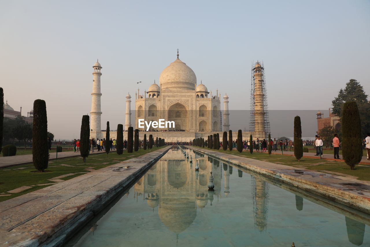 REFLECTION OF BUILDINGS IN CITY