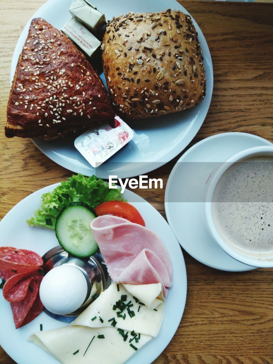 HIGH ANGLE VIEW OF FOOD ON PLATE