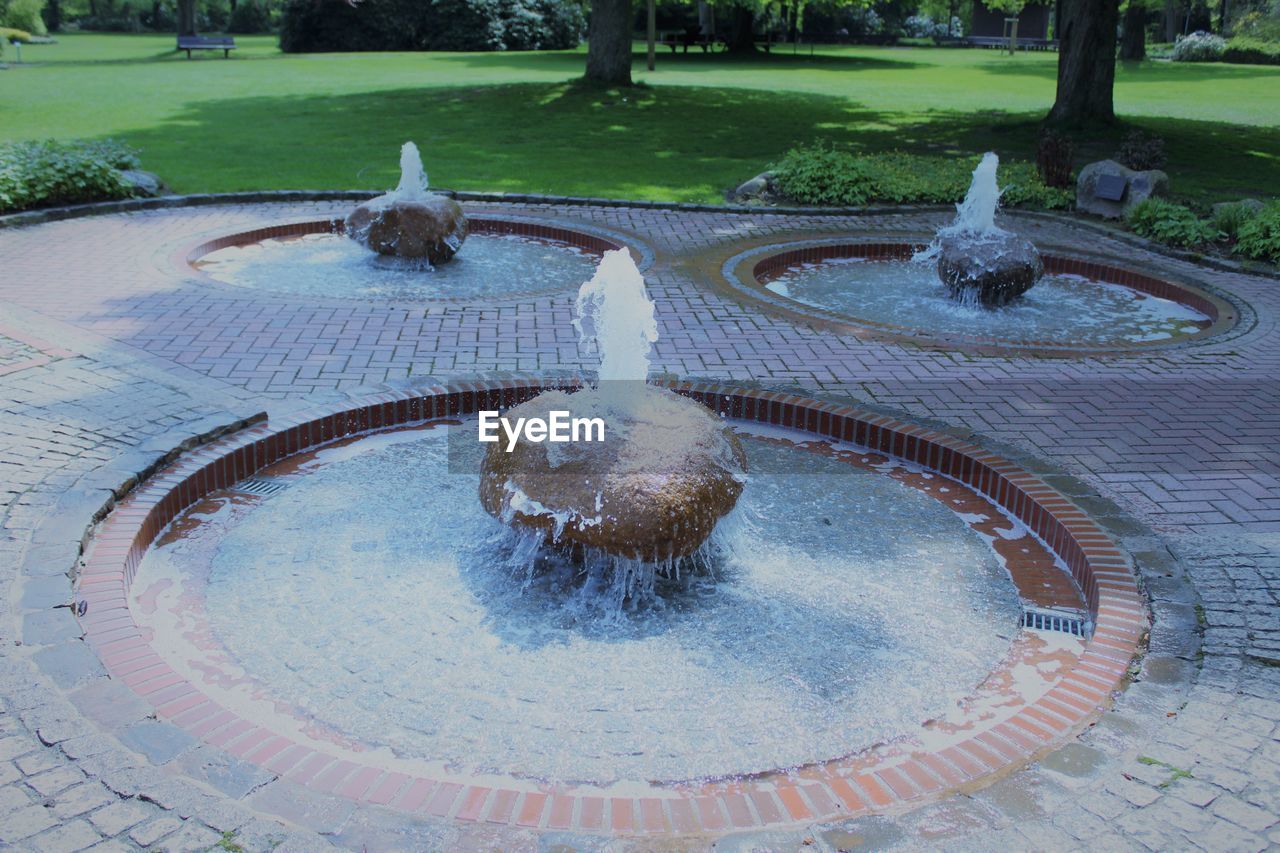 HIGH ANGLE VIEW OF WATER FOUNTAIN