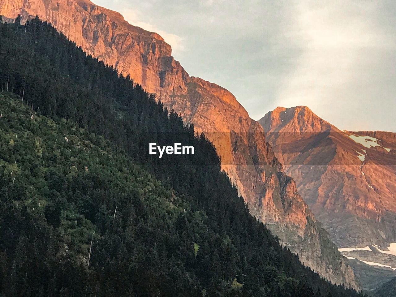 SCENIC VIEW OF MOUNTAIN AGAINST SKY