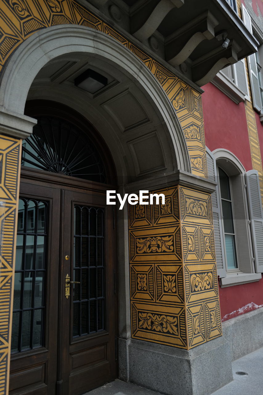 architecture, built structure, building exterior, low angle view, facade, no people, building, railing, travel destinations, city, history, the past, ornate, day, staircase