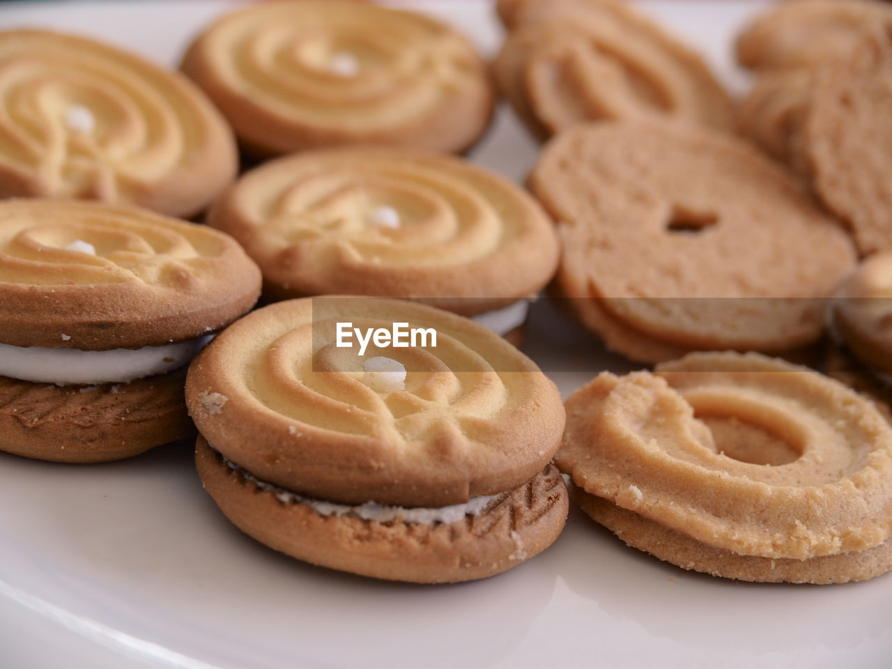 CLOSE-UP OF COOKIES