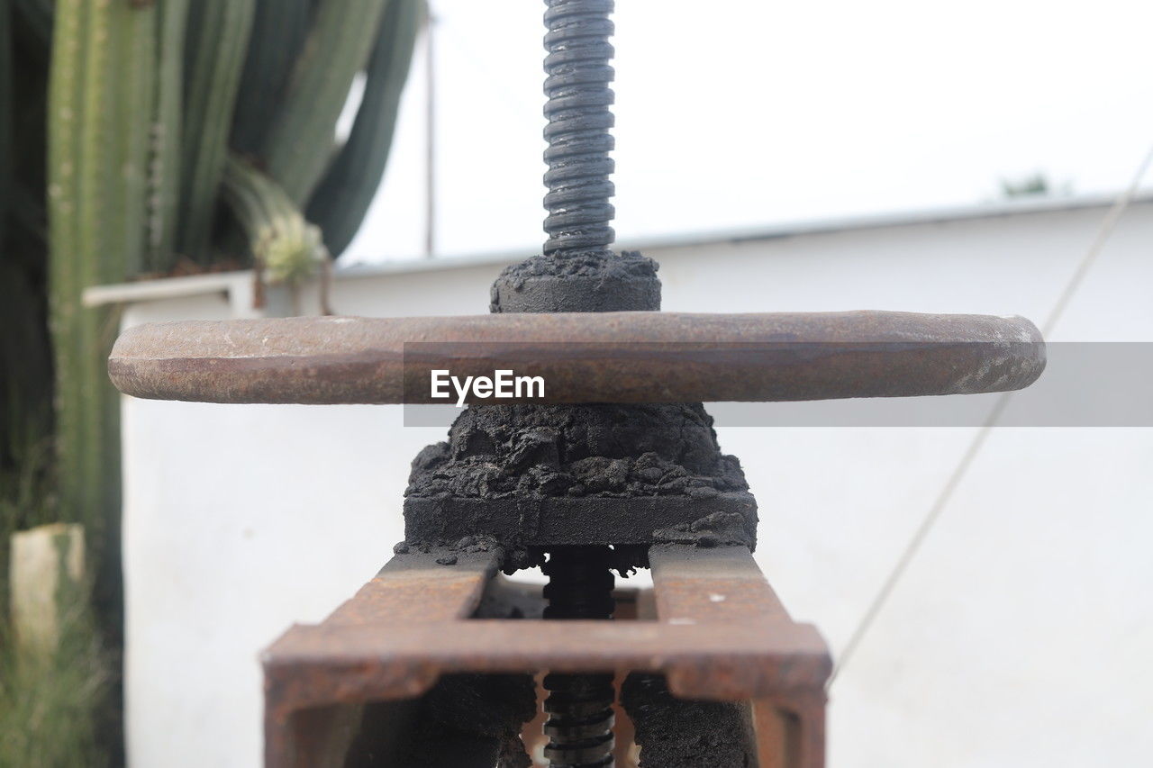 iron, wood, no people, day, nature, focus on foreground, water, outdoors, metal, close-up