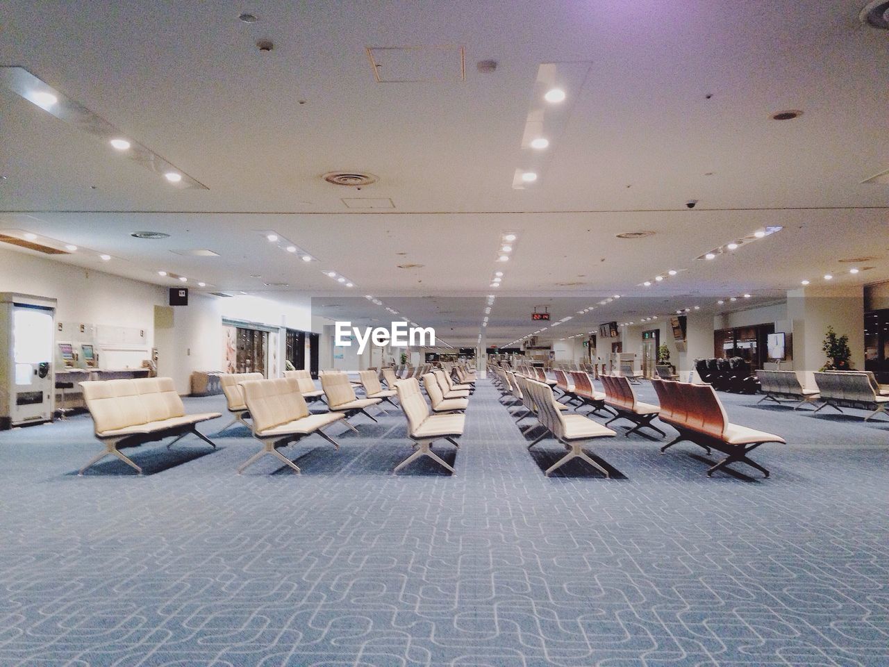 EMPTY CHAIRS IN RESTAURANT