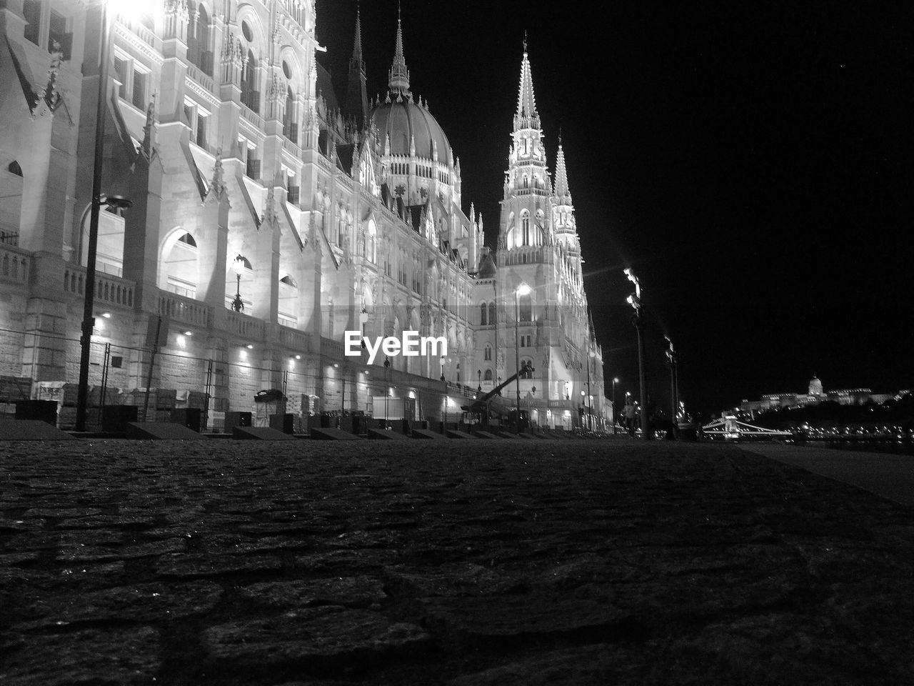 ILLUMINATED BUILDINGS AT NIGHT