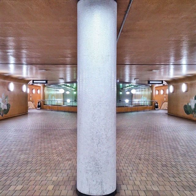 EMPTY CORRIDOR OF BUILDING